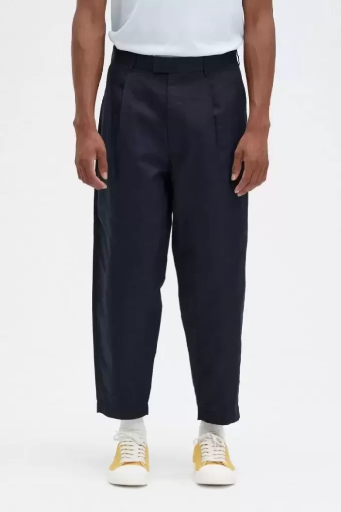 Kurze Herrenhose aus Leinenmischung