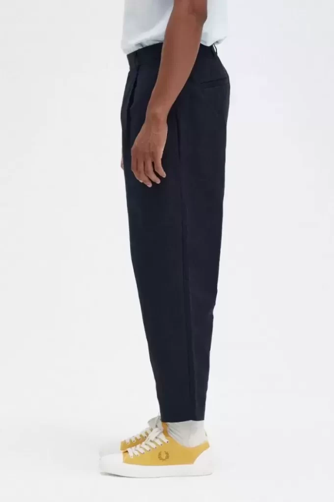 Kurze Herrenhose aus Leinenmischung