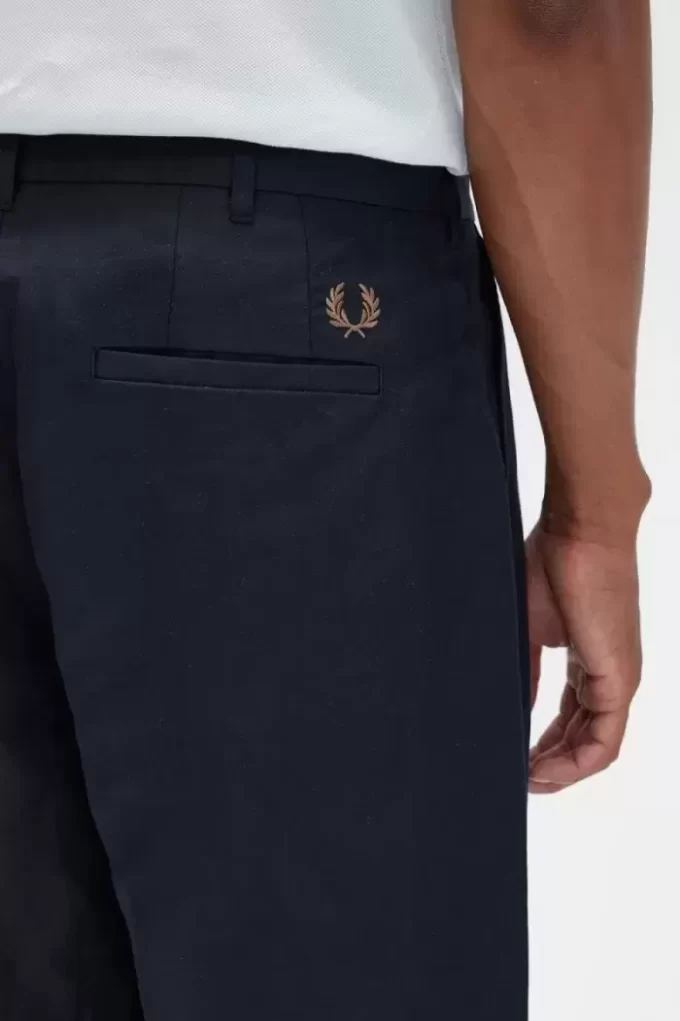 Kurze Herrenhose aus Leinenmischung
