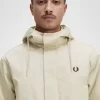 Kurzer wattierter Herrenparka