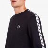 Langarm-T-Shirts mit Klebeband