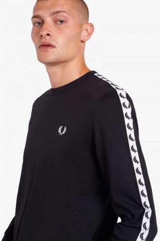 Langarm-T-Shirts mit Klebeband