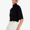 Marken-T-Shirts mit hohem Kragen