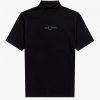 Marken-T-Shirts mit hohem Kragen