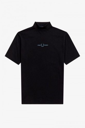 Marken-T-Shirts mit hohem Kragen