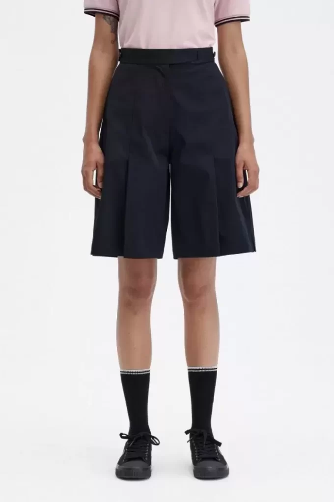 Plissierte Damen-Shorts