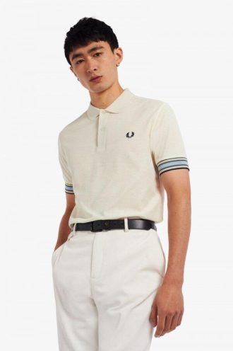 Poloshirts mit gestreiften Bündchen