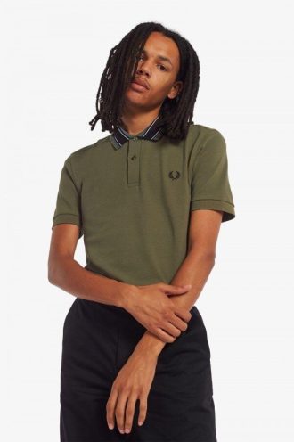 Poloshirts mit Medaillenstreifen