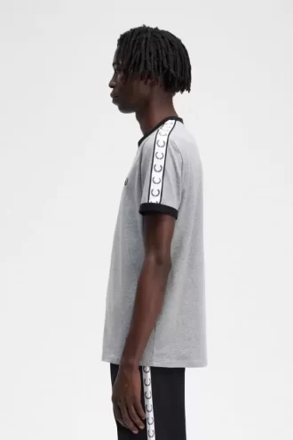 Ringer-T-Shirt mit Aufnäher für Herren