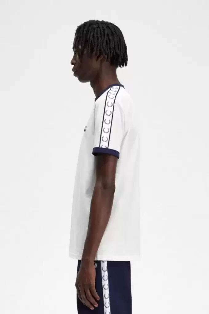 Ringer-T-Shirt mit Aufnäher für Herren