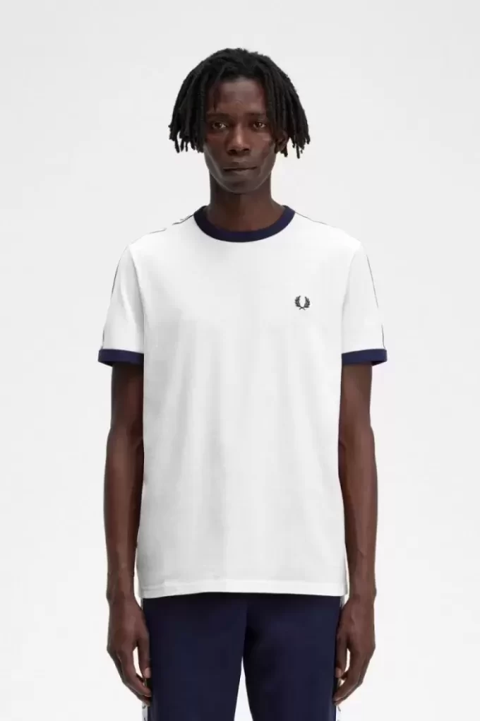 Ringer-T-Shirt mit Aufnäher für Herren