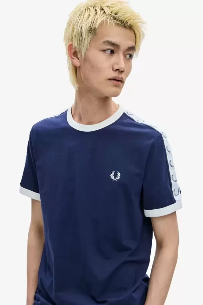 Ringer-T-Shirt mit Aufnäher für Herren
