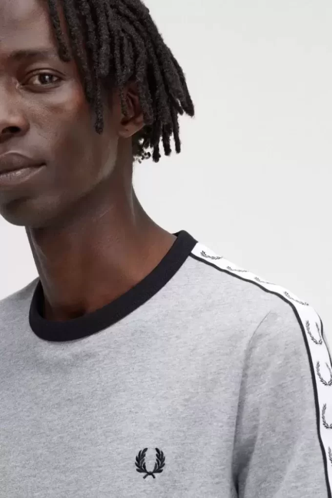 Ringer-T-Shirt mit Aufnäher für Herren