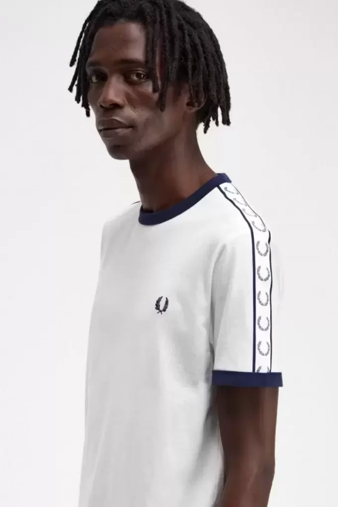 Ringer-T-Shirt mit Aufnäher für Herren