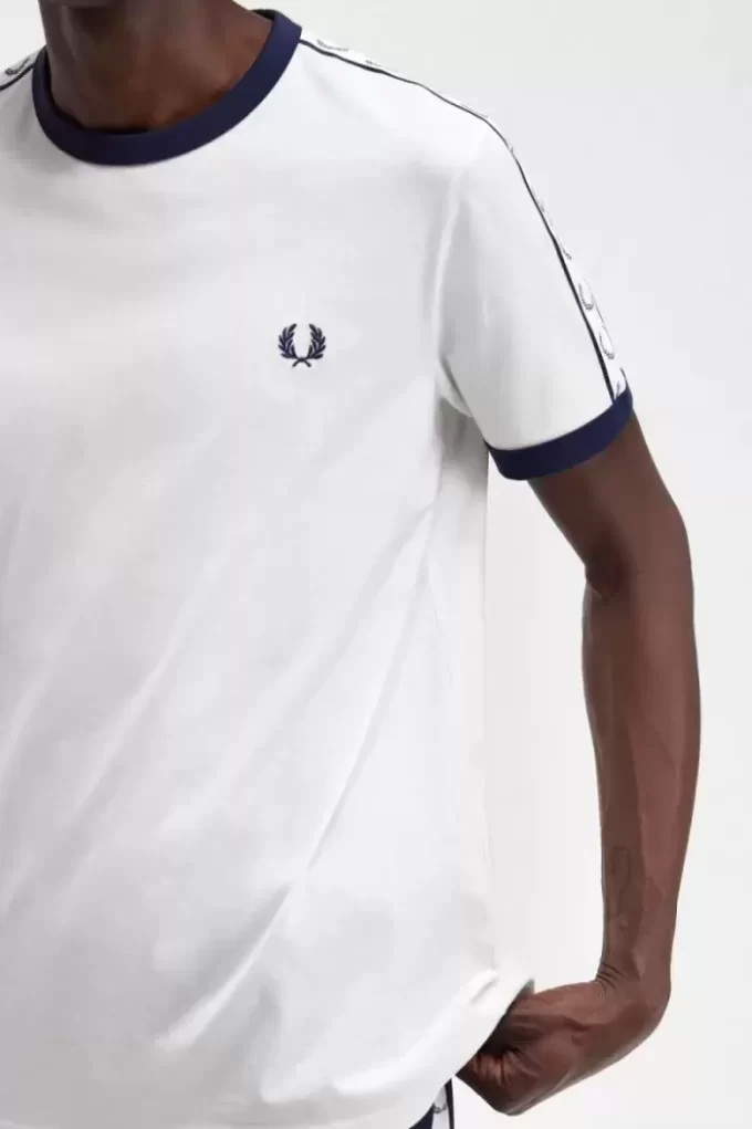 Ringer-T-Shirt mit Aufnäher für Herren