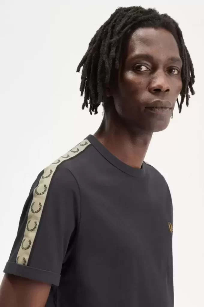 Ringer-T-Shirt mit Kontrastband für Herren