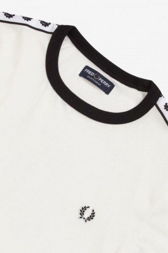 Ringer-T-Shirts mit Klebeband