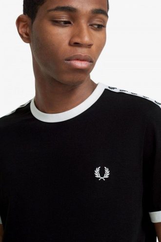 Ringer-T-Shirts mit Klebeband