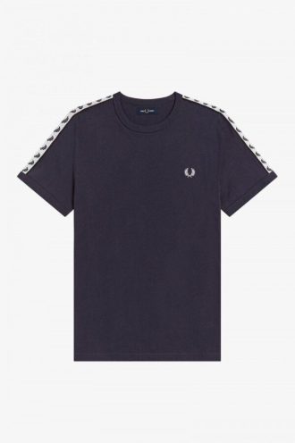 Ringer-T-Shirts mit Klebeband