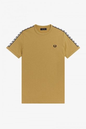 Ringer-T-Shirts mit Klebeband