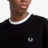 Ringer-T-Shirts mit Klebeband