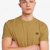 Ringer-T-Shirts mit Klebeband