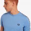 Ringer-T-Shirts mit Klebeband