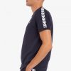 Ringer-T-Shirts mit Klebeband