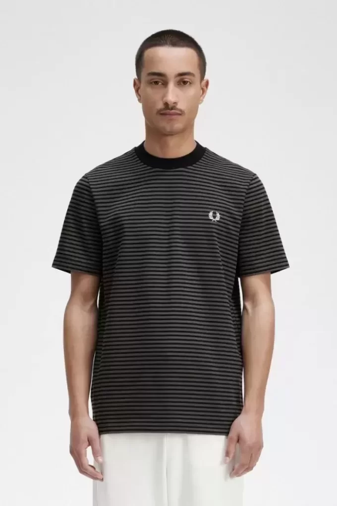 Schweres Herren-T-Shirt mit feinen Streifen