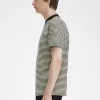 Schweres Herren-T-Shirt mit feinen Streifen