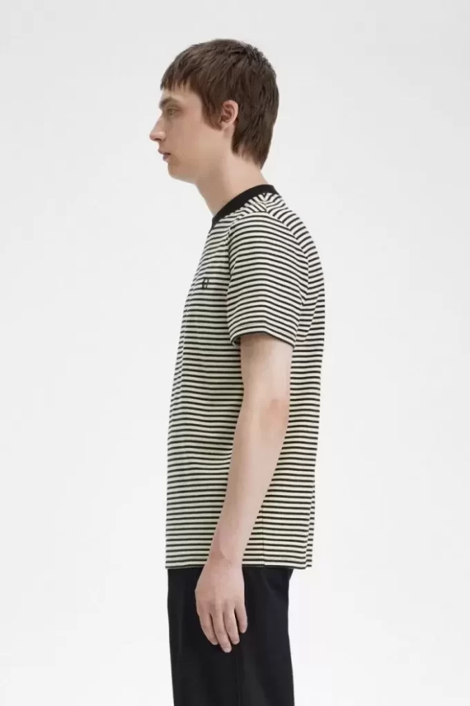 Schweres Herren-T-Shirt mit feinen Streifen