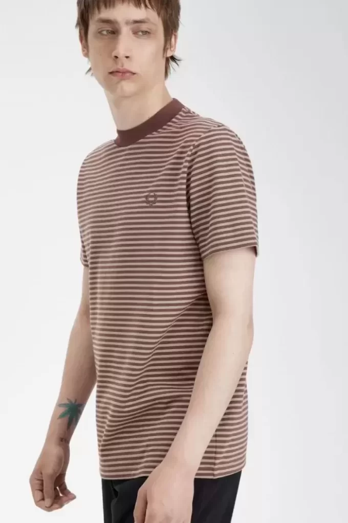 Schweres Herren-T-Shirt mit feinen Streifen