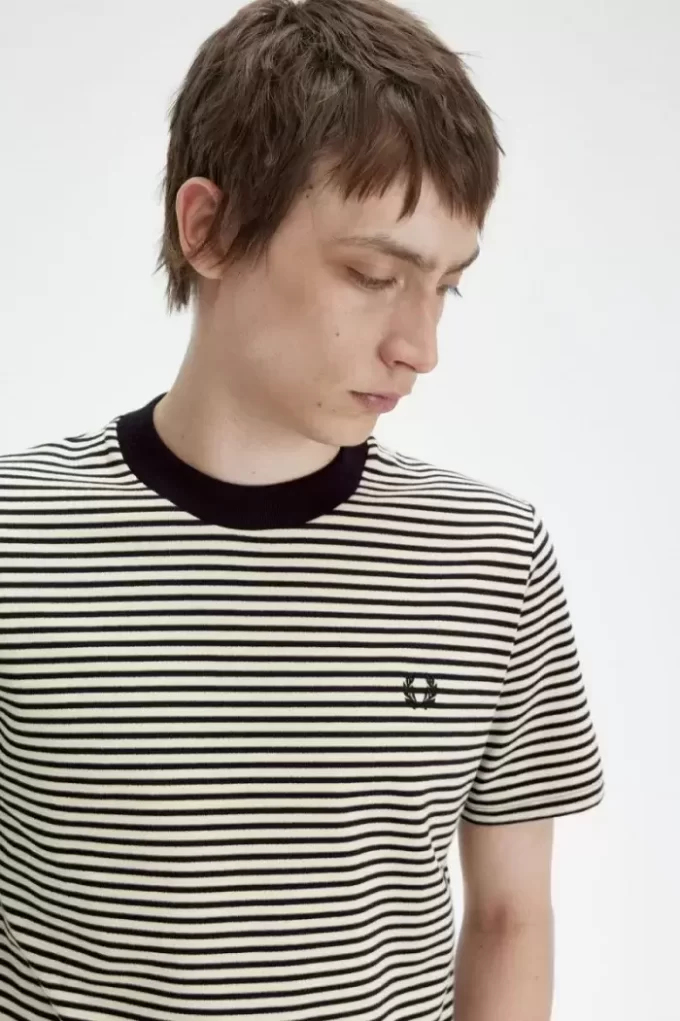 Schweres Herren-T-Shirt mit feinen Streifen