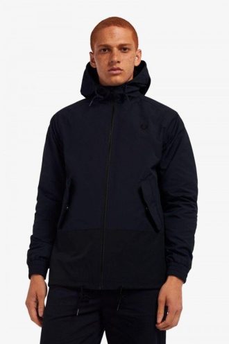 Segeljacken im Colourblock-Stil
