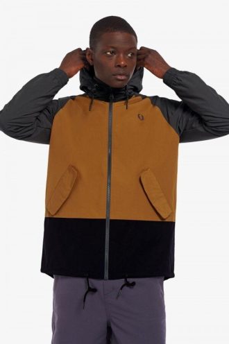Segeljacken im Colourblock-Stil