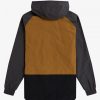 Segeljacken im Colourblock-Stil
