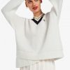 Strickpullover mit V-Ausschnitt und Streifen
