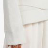 Strickpullover mit V-Ausschnitt und Streifen