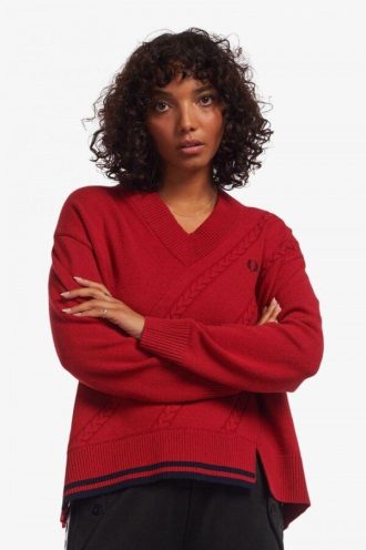 Strickpullover mit Zopfmuster und geteiltem Saum