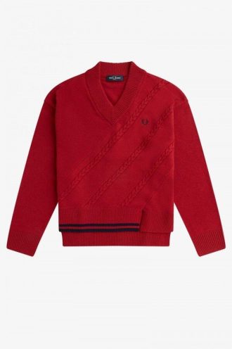 Strickpullover mit Zopfmuster und geteiltem Saum