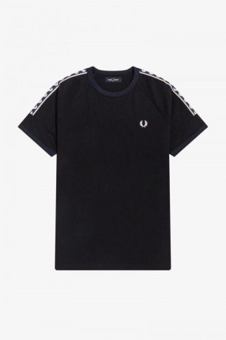 T-Shirts mit getapten Einsätzen