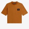 T-Shirts mit hohem Kragen und Aufnäherdetail