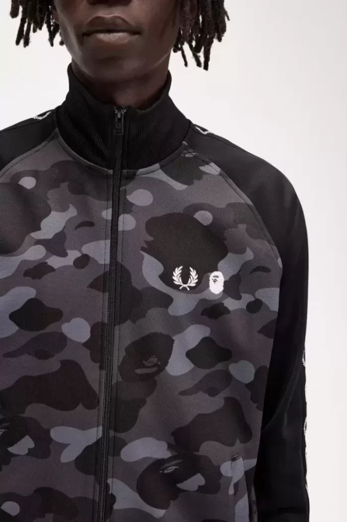 Trainingsjacken mit Camouflage-Einsatz für Herren